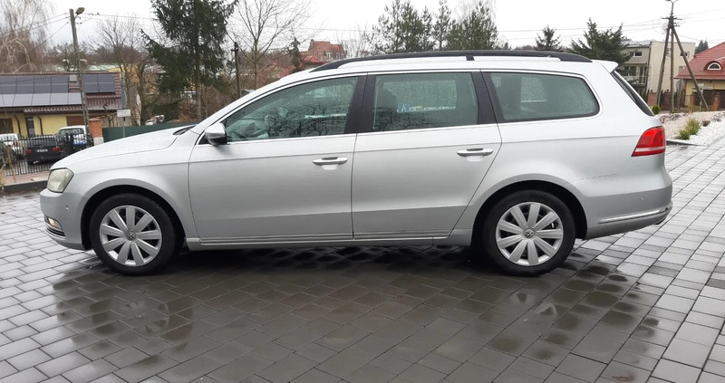 Volkswagen Passat cena 24900 przebieg: 294000, rok produkcji 2011 z Cieszanów małe 466